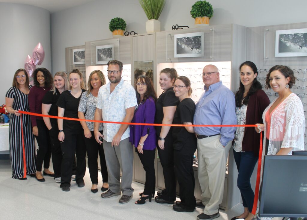 Chamber ribbon cutting Vision Care of Maine to new DF